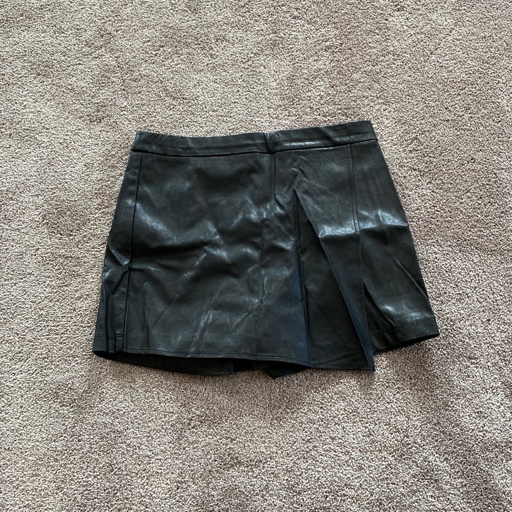 Iris Black Faux Leather Pleated Mini Skort High Waist SIZE L